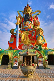 Statue of the Taoist god Xuan Tian Shang Di, North Pole Pavilion, Lotus Pond, Kaohsiung Statue of the Taoist god Xuan Tian Shang Di, North Pole Pavilion, Lotus Pond, Kaohsiung