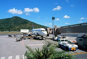 <b class=qtipBold><figcaption>Airport: Cairnes, Australia</figcaption></b><br>Cairnes Airport (c) Hoare The Flight Collection<br><em>© Flight Global 2009 - All Rights Reserved</em> Airport: Cairnes, Australia