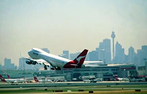 Images Dated 4th July 2005: Airports: Sydney with Qantas Boeing 747 taking-off