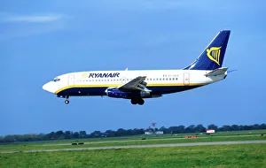<b class=qtipBold><figcaption>Boeing 737 Ryanair</figcaption></b><br>Boeing 737 Ryanair landing (c) Sherwood The Flight Collection 020 8652 8888<br><em>© Flight Global 2009 - All Rights Reserved</em> Boeing 737 Ryanair