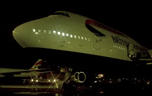Boeing 747 Gallery: Boeing 747-400 at night