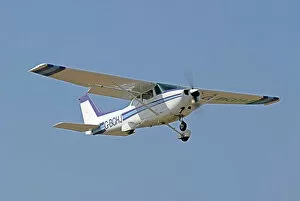 Images Dated 30th March 2004: Cessna 172 Skyhawk