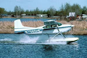 <b class=qtipBold><figcaption>Cessna 185 flying boat</figcaption></b><br>cessna 185 floats splash shaw<br><em>© Flight Global 2009 - All Rights Reserved</em> Cessna 185 flying boat