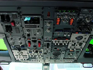 <b class=qtipBold><figcaption>Cockpit Controls</figcaption></b><br>737 700 head panel (C) Snow<br><em>© Flight Global 2009 - All Rights Reserved</em> Cockpit Controls