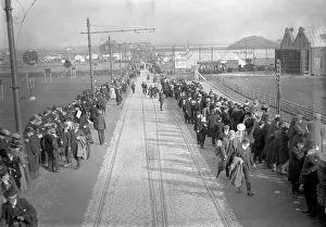 Crowds gather at the venue for the Flying Meeting Crowds gather at the venue for the Flying Meeting