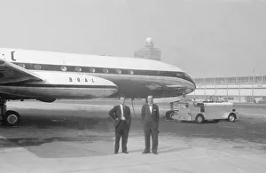 <b class=qtipBold><figcaption>DH Comet 4</figcaption></b><br>BOAC at Idlewide 1958 1st flight in Flt<br><em>© Flight Global 2009 - All Rights Reserved</em> DH Comet 4