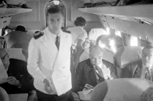 <b class=qtipBold><figcaption>DH Comet Cabin Crew</figcaption></b><br>DH Comet interior Steward Flight<br><em>© Flight Global 2009 - All Rights Reserved</em> DH Comet Cabin Crew