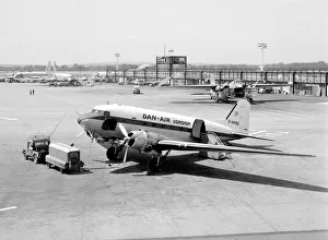 <b class=qtipBold><figcaption>Douglas DC3 Dan Air</figcaption></b><br>Douglas DC-3 Dan-Air G-AMSS Gatwick (c) The Flight Collection Not to be reproduced without permission<br><em>© Flight Global 2009 - All Rights Reserved</em> Douglas DC3 Dan Air