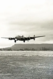 <b class=qtipBold><figcaption>hakleton 2 RAF taking off</figcaption></b><br><br><em>© Flight Global 2009 - All Rights Reserved</em> hakleton 2 RAF taking off