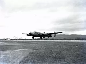 Images Dated 16th January 2008: hakleton 2 RAF taking off, 1958