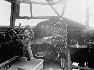 <b class=qtipBold><figcaption>Handley Page Halifax: Cockpit</figcaption></b><br>Handley Page, HP, Halifax, Mk1, Cockpit, Interior, 1942, 1940s, RAF, UK, Bomber, Controls, Historical, Military, Flight Deck<br><em>© Flight Global 2009 - All Rights Reserved</em> Handley Page Halifax: Cockpit