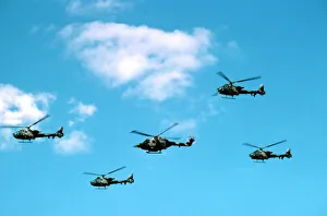<b class=qtipBold><figcaption>Helicopter Air Display UK Army</figcaption></b><br>Westland Lynx and Aerospatiale Gazelle display UK Army (c) Hobbs<br><em>© Flight Global 2009 - All Rights Reserved</em> Helicopter Air Display UK Army