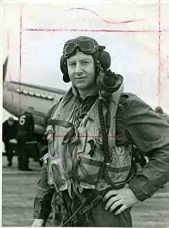<b class=qtipBold><figcaption>Lt. Cdr. Bailey</figcaption></b><br>Lt. Cdr. Bailey made his 2000th deck landing. Photograph taken; 01/06/1950<br><em>© Flightglobal 2012</em> Lt. Cdr. Bailey