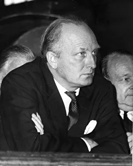 <b class=qtipBold><figcaption>Mr. Harold Bamberg</figcaption></b><br>Chairman of British Eagle International Airlines<br><em>© Flightglobal 2012</em> Mr. Harold Bamberg
