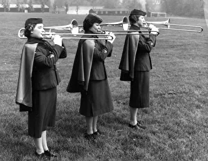 <b class=qtipBold><figcaption>New Cape for WRAF Bandwomen</figcaption></b><br>New Cape for WRAF Bandwomen Published May 9th 1960<br><em>© Flightglobal</em> New Cape for WRAF Bandwomen