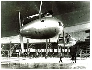 <b class=qtipBold><figcaption>R101 in hanger</figcaption></b><br><br><em>© Flight Global 2009 - All Rights Reserved</em> R101 in hanger
