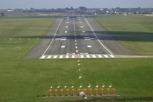 Images Dated 31st October 2004: Runway Approach