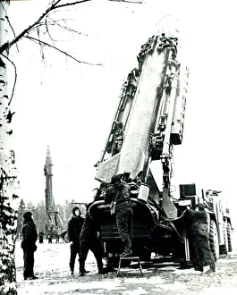 <b class=qtipBold><figcaption>Russian Scud B Missile launcher</figcaption></b><br><br><em>© Flight Global 2009 - All Rights Reserved</em> Russian Scud B Missile launcher