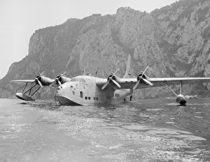 <b class=qtipBold><figcaption>Short Solent</figcaption></b><br>Short Solent Aquila Airways "City Of Funchal" Capri July 1954<br><em>© Flight Global 2009 - All Rights Reserved</em> Short Solent