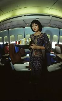 Images Dated 22nd December 2005: Singapore Airlines cabin crew