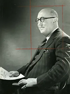 <b class=qtipBold><figcaption>Sir James Barnes</figcaption></b><br><em>© Flightglobal 2012</em> Sir James Barnes