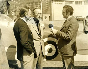 <b class=qtipBold><figcaption>Soldiers of Orange</figcaption></b><br>Prince Bernard of the Netherlands (centre), an Honorary Air Marshal in the RAF, filming for Dutch television of "soldiers in orange". A wartime documentary.<br><em>© Flightglobal 2012</em> Soldiers of Orange