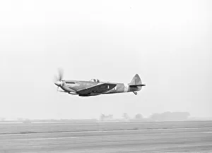 <b class=qtipBold><figcaption>Supermarine Spitfire</figcaption></b><br>Supermarine Spitfire Mk16 SL542 RAF (c) Flight<br><em>© Flight Global 2009 - All Rights Reserved</em> Supermarine Spitfire