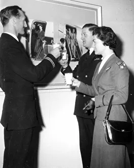 <b class=qtipBold><figcaption>Toast before Take Off</figcaption></b><br>Toast before Take Off, to the Queen and her new Son. Published 20th February 1960<br><em>© Flightglobal</em> Toast before Take Off