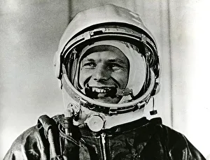 <b class=qtipBold><figcaption>Yuri Gagarin</figcaption></b><br>The worlds first Cosmonaut<br><em>© Flightglobal 2012</em> Yuri Gagarin