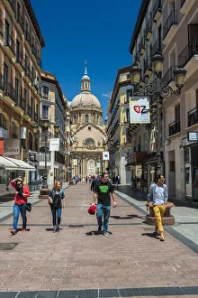 Alfonso I pedestrian street with Basilica de Nuestra Senora del Pilar church behind Alfonso I pedestrian street with Basilica de Nuestra Senora del Pilar church behind