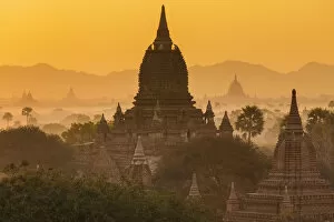 Images Dated 2nd July 2013: Ancient temple city of Bagan (also Pagan) at sunrise, Myanmar (Burma)
