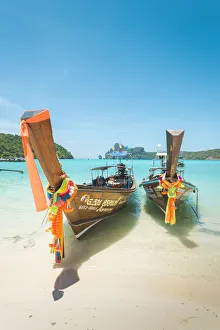 Ao Lo Dalam (Lo Dalam Bay), Ko Phi Phi Don, Krabi Province, Thailand Ao Lo Dalam (Lo Dalam Bay), Ko Phi Phi Don, Krabi Province, Thailand