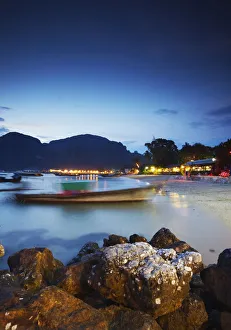 Ao Ton Sai beach at dusk, Ko Phi Phi Don, Thailand Ao Ton Sai beach at dusk, Ko Phi Phi Don, Thailand