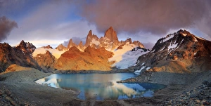 Argentina, Patagonia, El Chalten, Los Glaciares National Park, Cerro Fitzroy Peak Argentina, Patagonia, El Chalten, Los Glaciares National Park, Cerro Fitzroy Peak