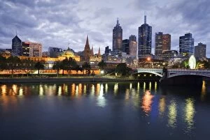 Cityscape Collection: Australia, Victoria, Melbourne. Yarra River and city skyline by night