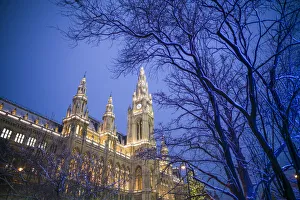 Austria, Vienna, Rathaus, Town Hall, Christmastime Austria, Vienna, Rathaus, Town Hall, Christmastime