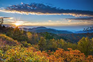 Autumn Sunrise, Blue Ridge Mountains, Shenandoah National Park, Virginia, USA Autumn Sunrise, Blue Ridge Mountains, Shenandoah National Park, Virginia, USA