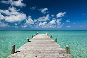 Images Dated 14th December 2012: Bahamas, Eleuthera Island, Tarpum Bay, town pier