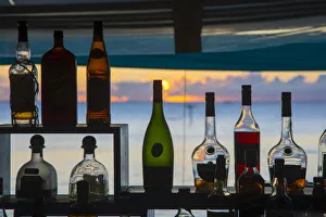 Bar at the Anantara Dhigu resort, South Male Atoll, Maldives Bar at the Anantara Dhigu resort, South Male Atoll, Maldives