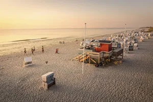 Beach chairs on the west beach of Kampen in the evening light, Sylt, Schleswig-Holstein Beach chairs on the west beach of Kampen in the evening light, Sylt, Schleswig-Holstein