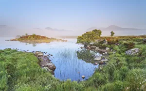 Beautiful morning light at Loch Na Claise,Rannoch Moor,Western Highlands,Scozia Beautiful morning light at Loch Na Claise,Rannoch Moor,Western Highlands,Scozia