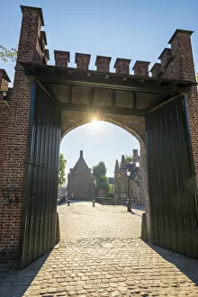 Flemish BÚguinages Gallery: Belgium, West Flanders (Vlaanderen), Bruges (Brugge). Entrance gate of the Begijnhof