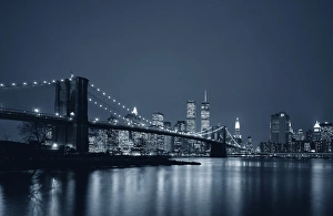 <b class=qtipBold><figcaption>Brooklyn Bridge</figcaption></b><br>Brooklyn Bridge, New York, USA<br><em>© Jon Arnold</em> Brooklyn Bridge