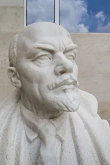Bulgaria, Sofia, Sculpture Park of Socialist art, bust of Lenin, by Stoyu Todorov, 1949 Bulgaria, Sofia, Sculpture Park of Socialist art, bust of Lenin, by Stoyu Todorov, 1949