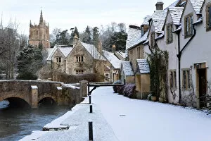 Images Dated 8th December 2010: Castle Combe in the snow, Cotswolds, Wiltshire