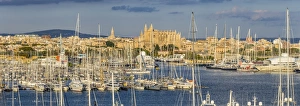 Cathedral La Seu and harbour, Palma, Mallorca (Majorca), Balearic Islands, Spain Cathedral La Seu and harbour, Palma, Mallorca (Majorca), Balearic Islands, Spain