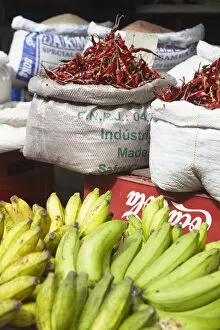 Images Dated 5th March 2010: Chillies and bananas at market, Galle, Sri Lanka