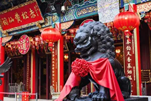 China, Hong Kong, Kowloon, Wong Tai Sin Temple, Lion Statue China, Hong Kong, Kowloon, Wong Tai Sin Temple, Lion Statue