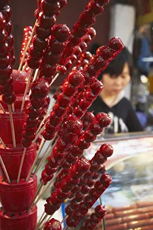 Chinese toffee apples for sale on food stall, Fuzi Miao area, Nanjing, Jiangsu, China Chinese toffee apples for sale on food stall, Fuzi Miao area, Nanjing, Jiangsu, China