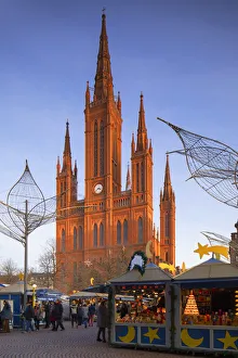 Christmas market and Marktkirche (Market Church), Wiesbaden, Hesse, Germany Christmas market and Marktkirche (Market Church), Wiesbaden, Hesse, Germany
